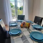 דירה Pretty Stunning House With Garden And Private Swimming Pool אלמנסיל