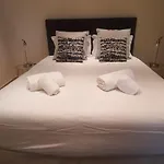 Apartmán Pretty Stunning House With Garden And Private Swimming Pool *