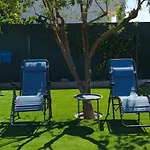 Pretty Stunning House With Garden And Private Swimming Pool דירה