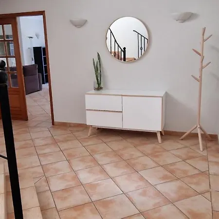 Pretty Stunning House With Garden And Private Swimming Pool Apartamento