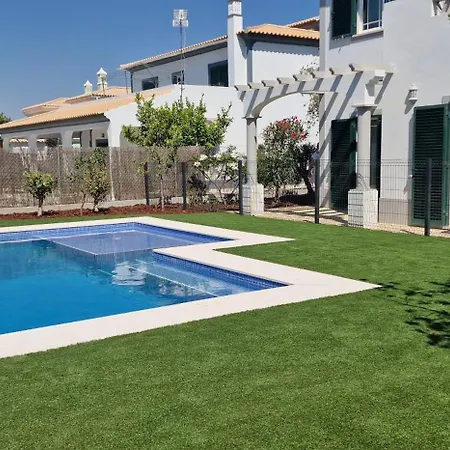 דירה Pretty Stunning House With Garden And Private Swimming Pool אלמנסיל