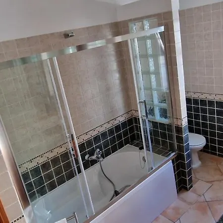 Pretty Stunning House With Garden And Private Swimming Pool 아파트 알만실