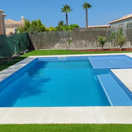 Pretty Stunning House With Garden And Private Swimming Pool 알만실