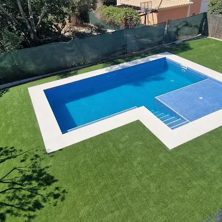 Pretty Stunning House With Garden And Private Swimming Pool 아파트 *