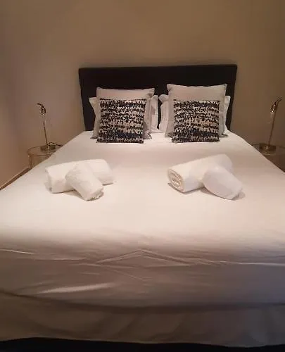 Διαμέρισμα Pretty Stunning House With Garden And Private Swimming Pool *